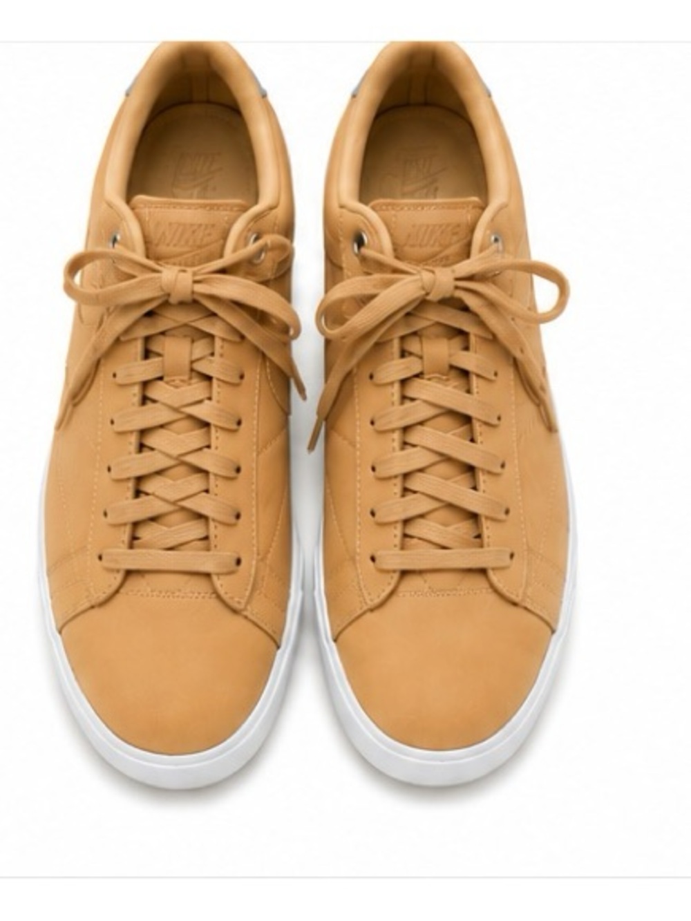 Nike Women’s Tan Sneakers Size 9.5 – Leather Low Top Casual Shoes - Picture 3 of 4
